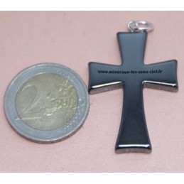 Pendentif croix Hématite