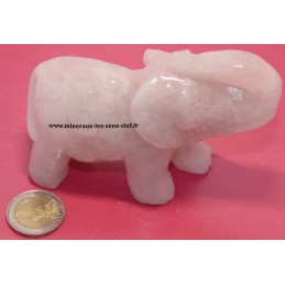 Eléphant en pierre Quartz Rose poli du Madagascar