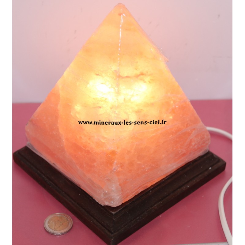 Lampe de sel Pyramide de l’Himalaya avec socle bois