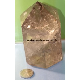 Pointe de quartz fumé pierre brute poli du Madagascar