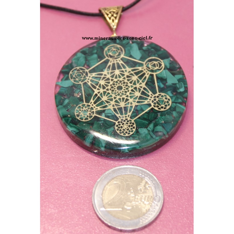 pendentif rond orgonite pierre malachite avec métatron