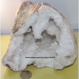 Géode grotte cristal de roche brut