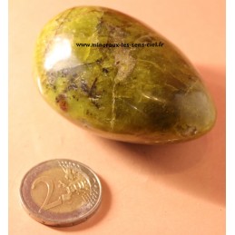 opale verte du Madagascar pierre roulée