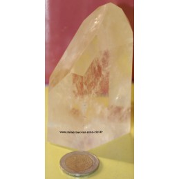 pointe de quartz brut poli du Brésil