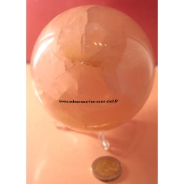 sphere en pierre quartz rose poli du Madagascar