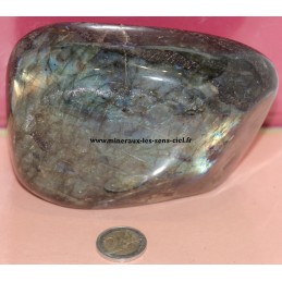 Bloc de labradorite poli