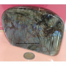 bloc de pierre labradorite poli du Madagascar