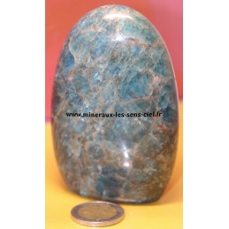 bloc de pierre apatite brute poli du Madagascar