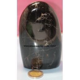 bloc de tourmaline pierre brut poli
