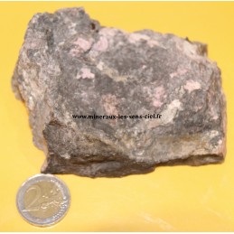 bloc de pierre rhodonite brut poli du Madagascar